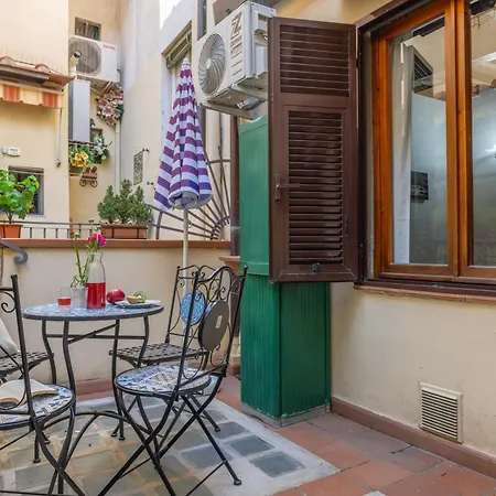 Daire Ghibellina House